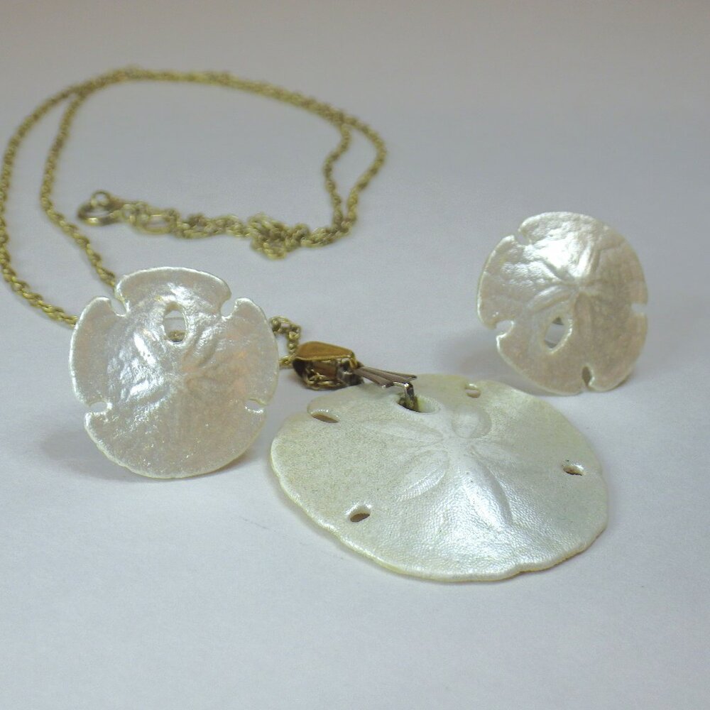 Vintage Sand Dollar Necklace and Earring Set Cream and Gold Tone Simple Summer